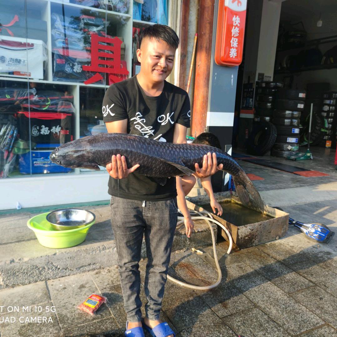 瓮安铭轩爱钓鱼