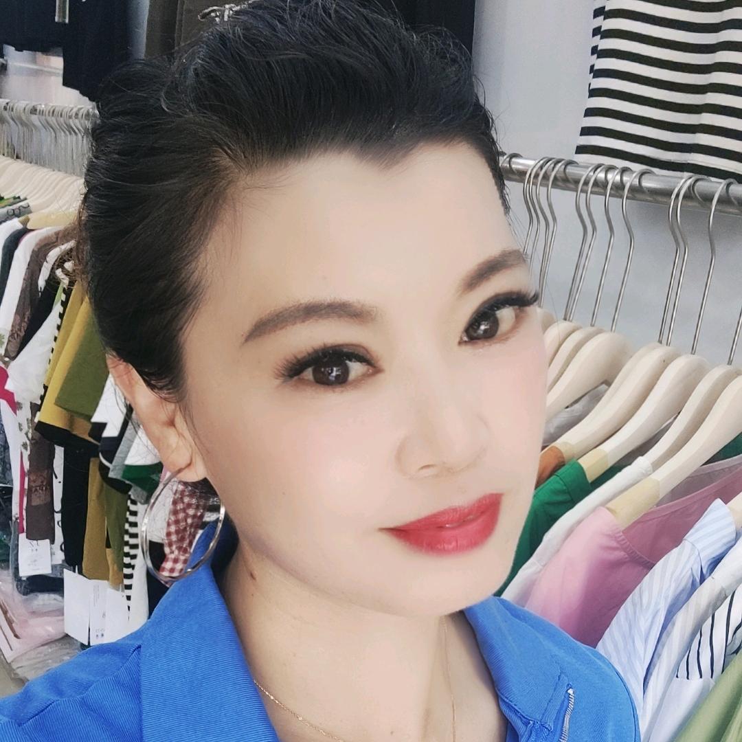 兴化市耀凤服饰店