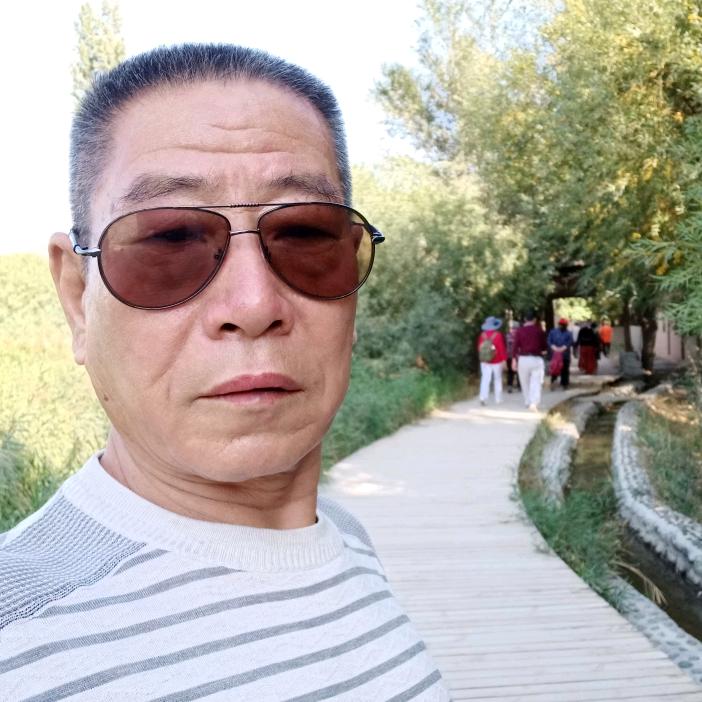 爱生活的二峰叔