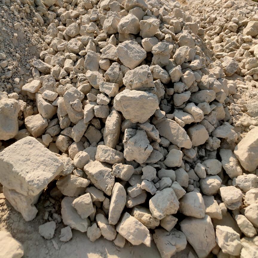 小辉出售优质石灰块石灰粉