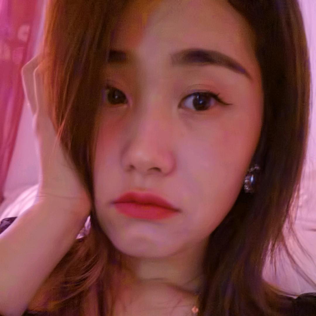 咖啡店里吃意面