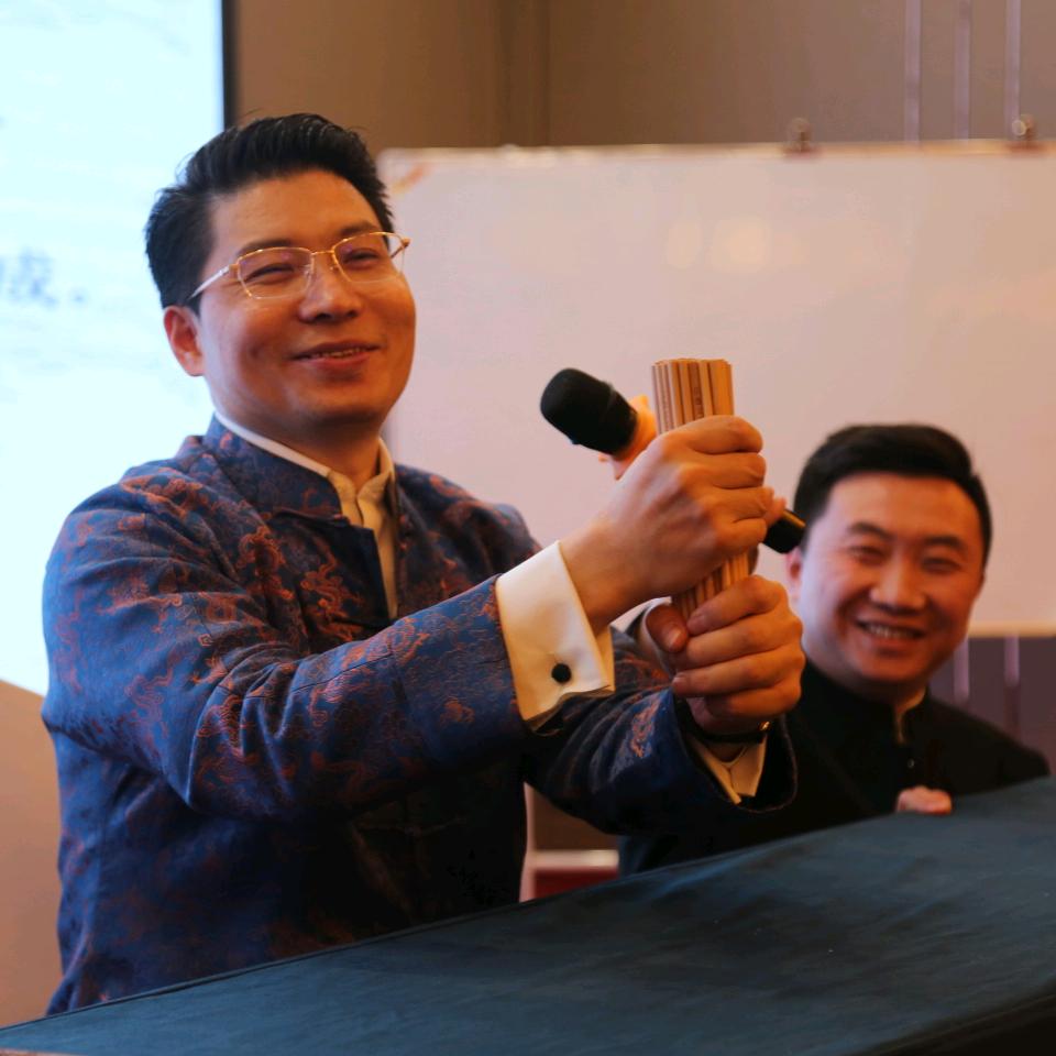 康华兰《百年望族父母班》