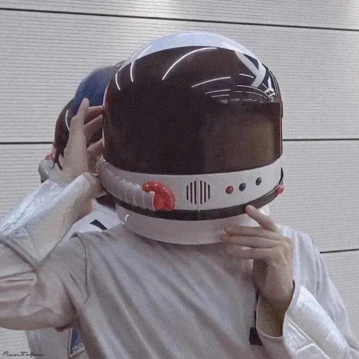 磊落