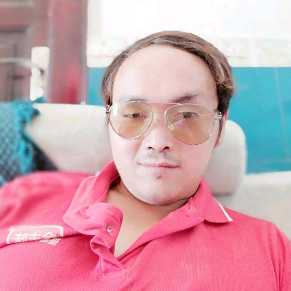 《伍征杰》有缘千里来相会