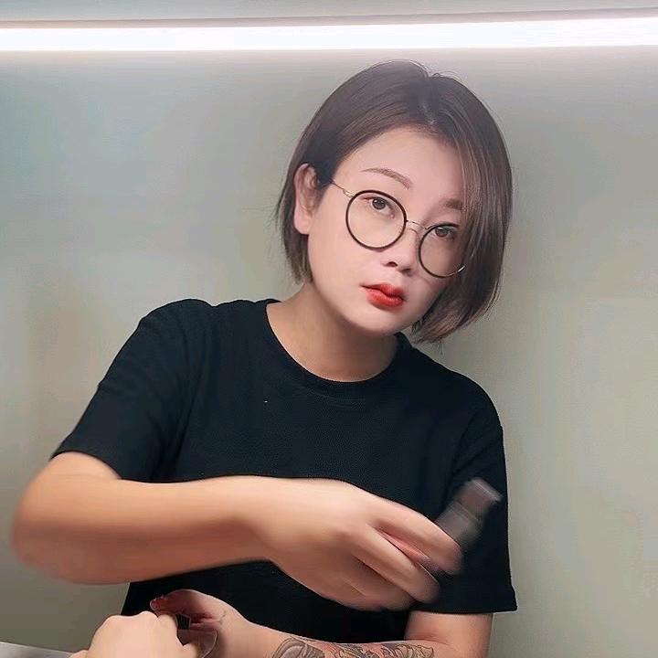 孟连维娜蓓霓芬韩式美容小沫