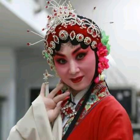 相亲相爱一家人，我是56年的属猴今年68
