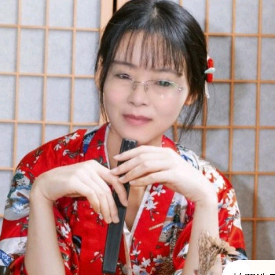 @依依