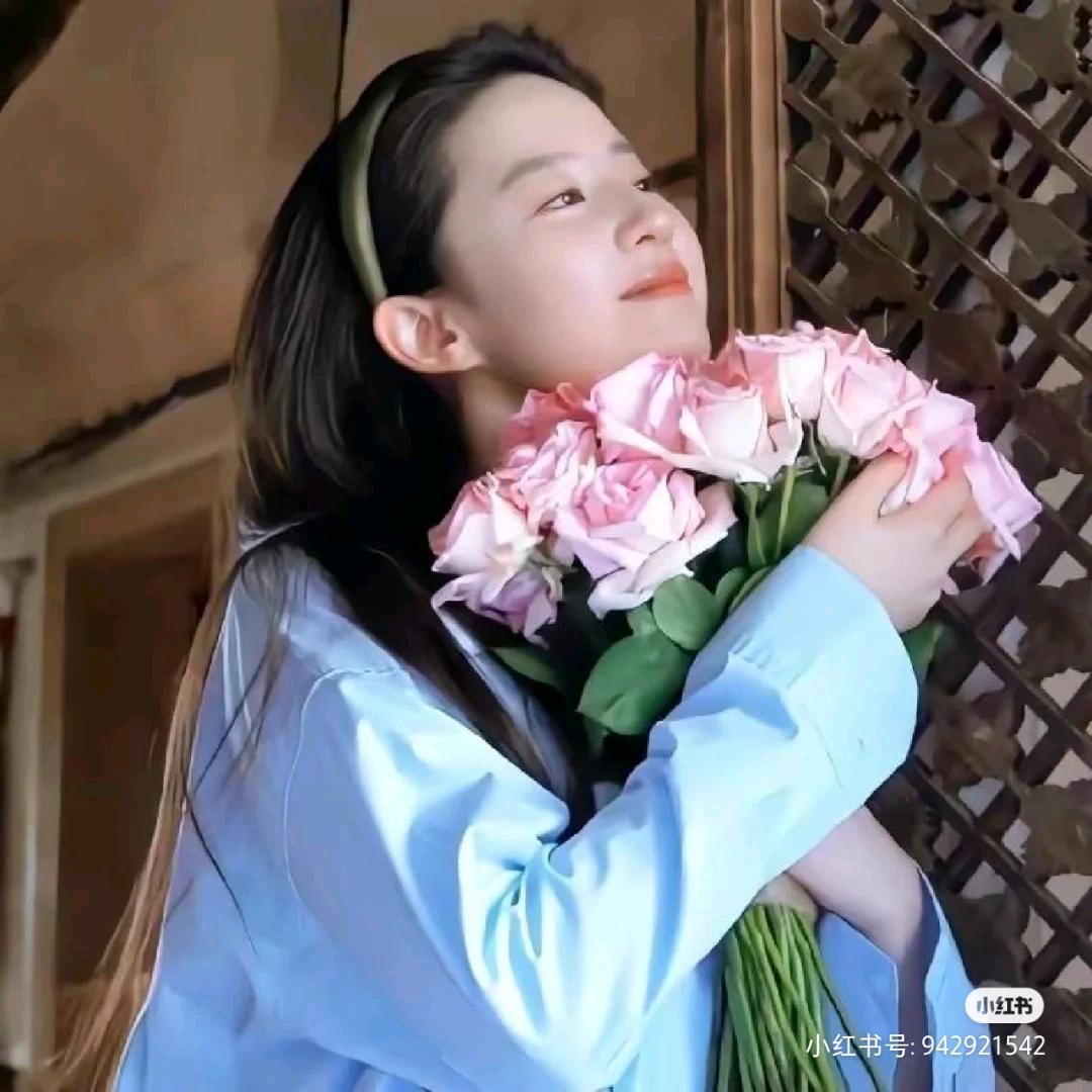 爱玩手机的小猴子