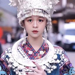苗族姑娘头像
