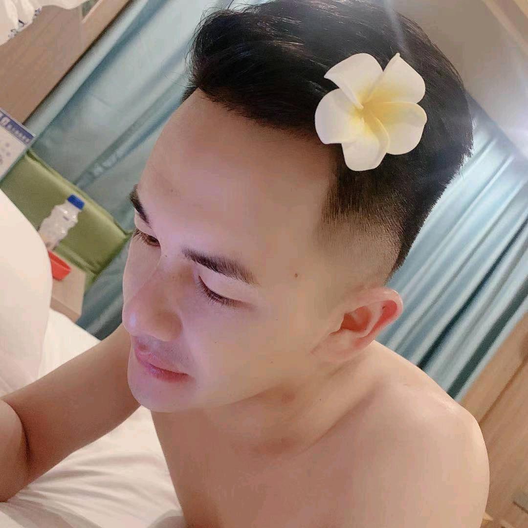 帅帅的老男孩