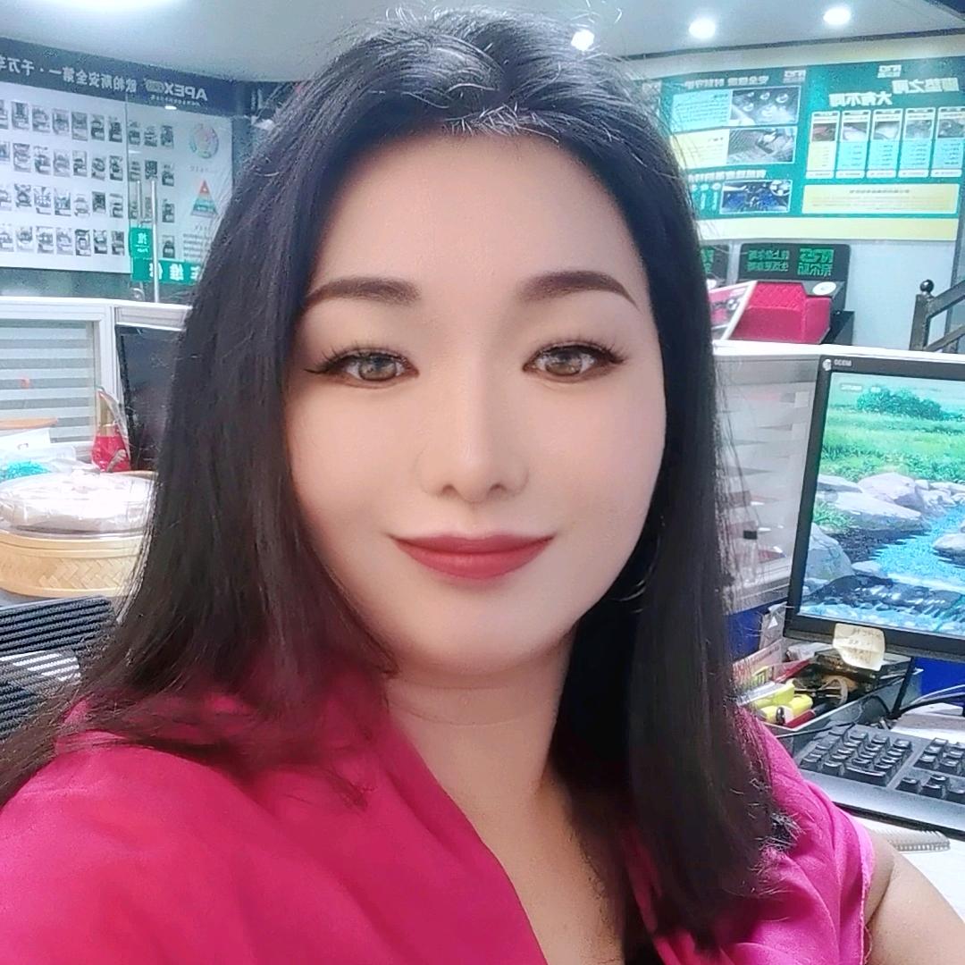 新时代名车俱乐部女霸道总裁