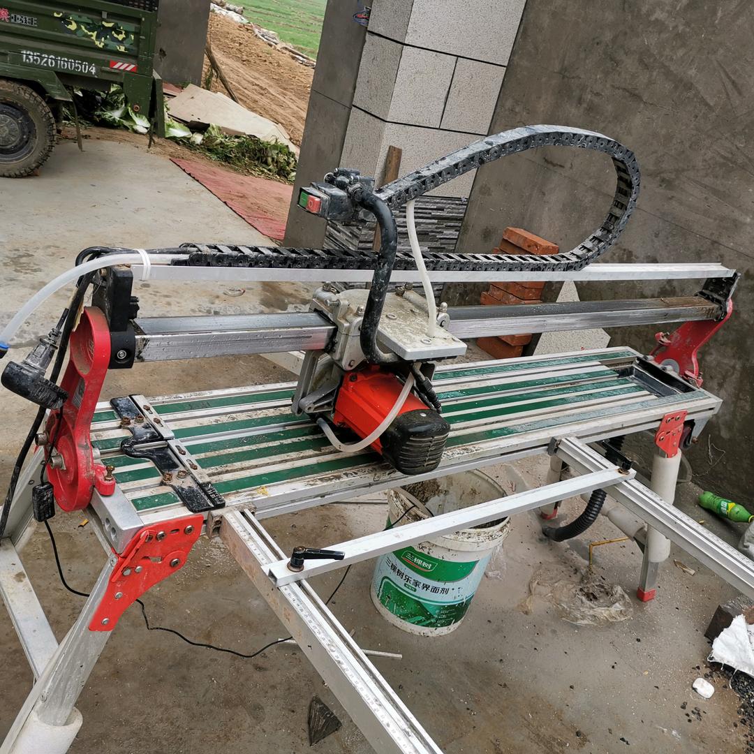 沉默不语专业贴墙地砖