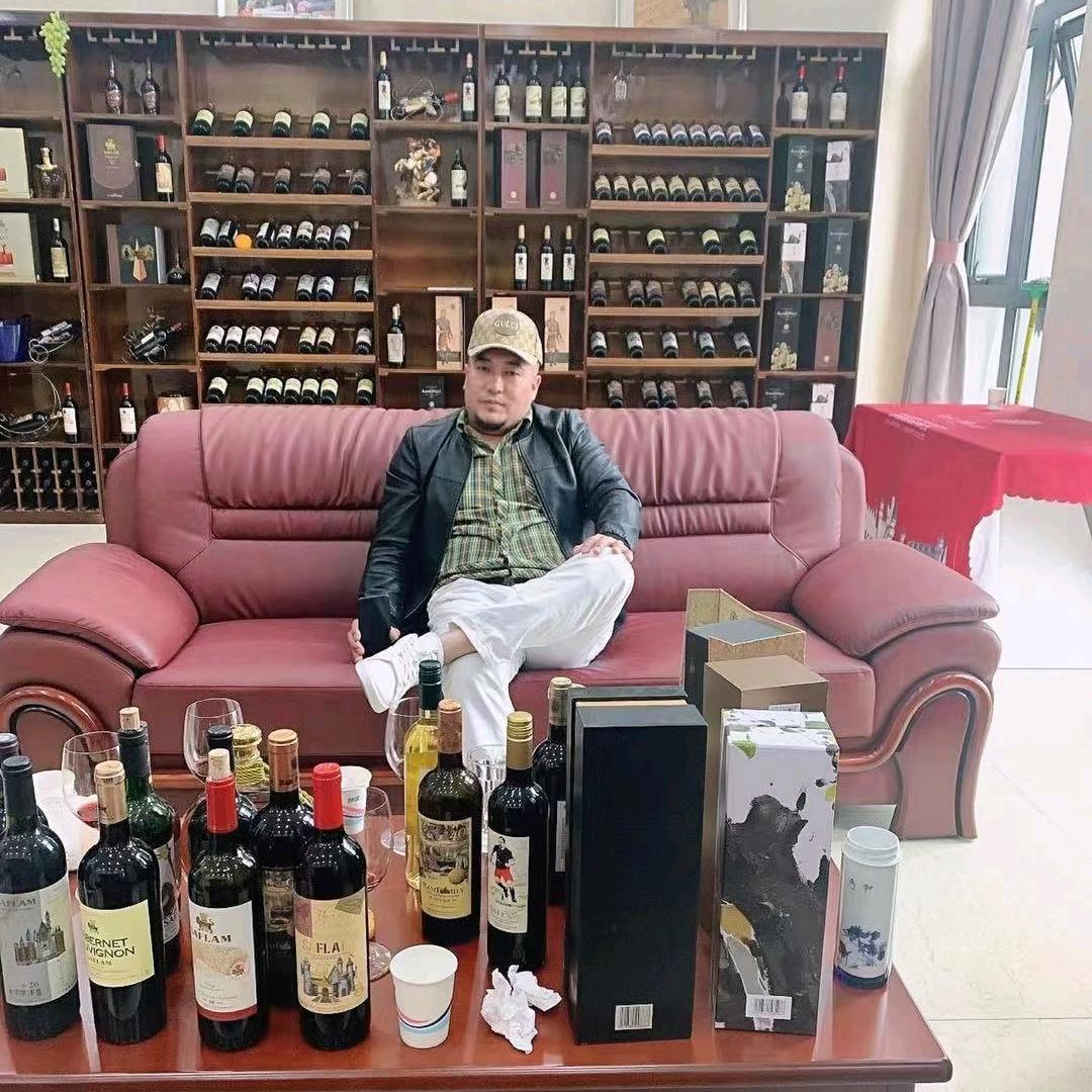 西夫拉姆红酒！