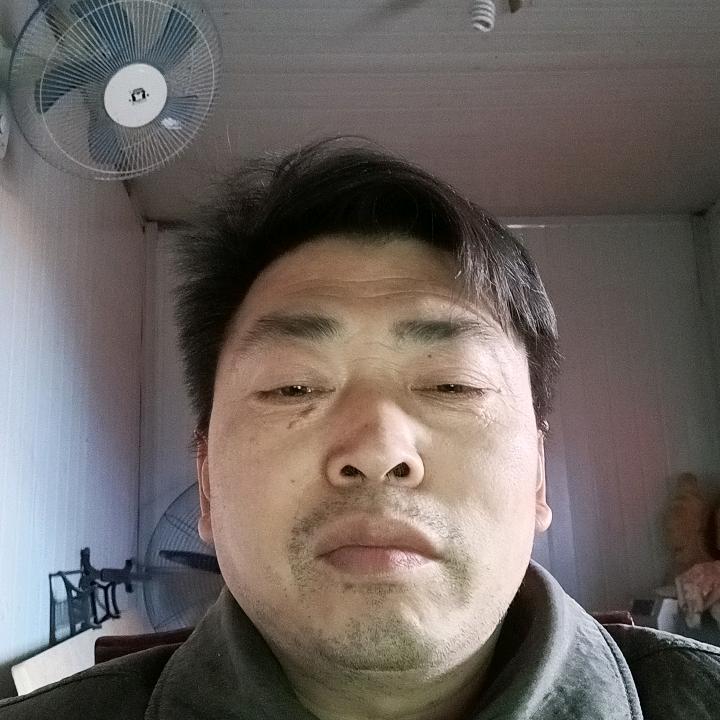 雕刻老艺人