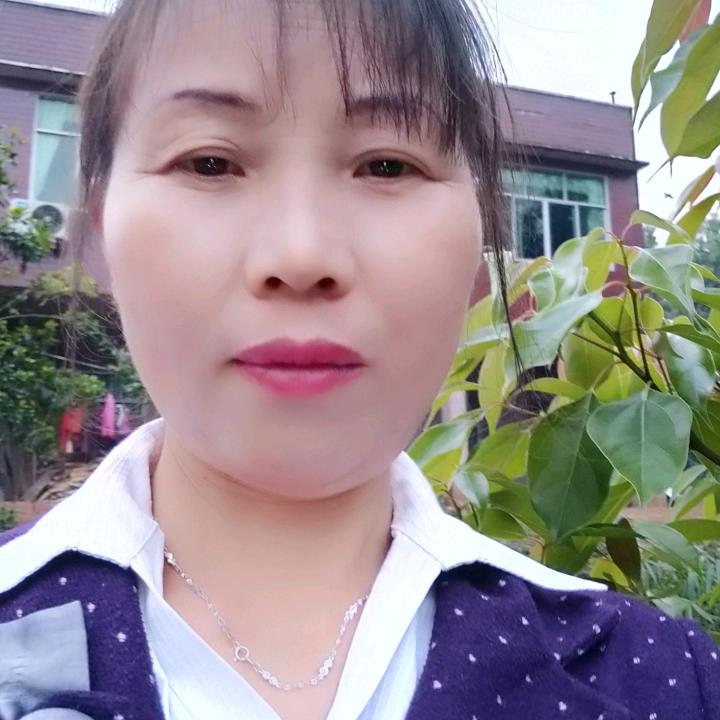 夏立容