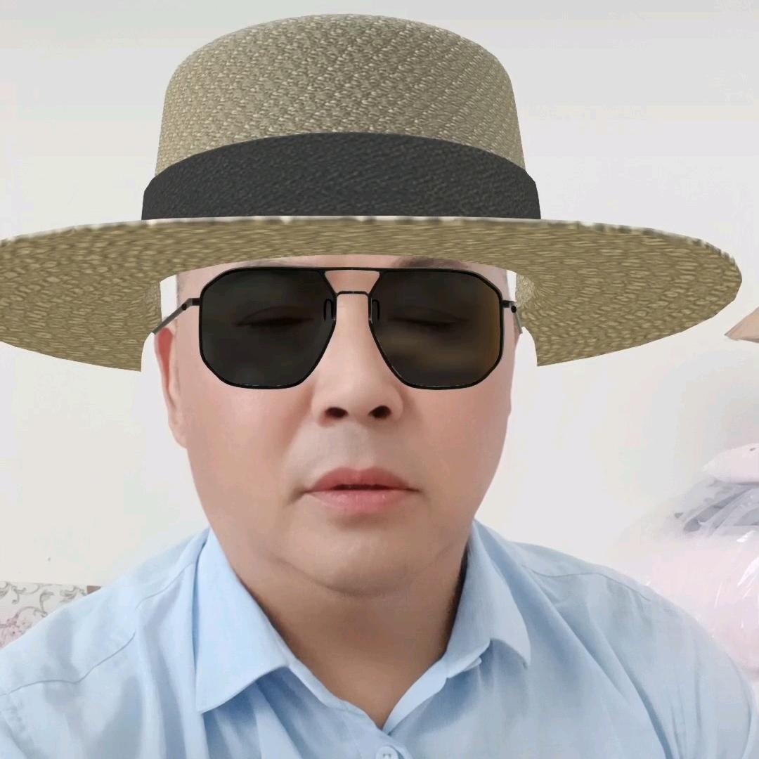 钟情男人。