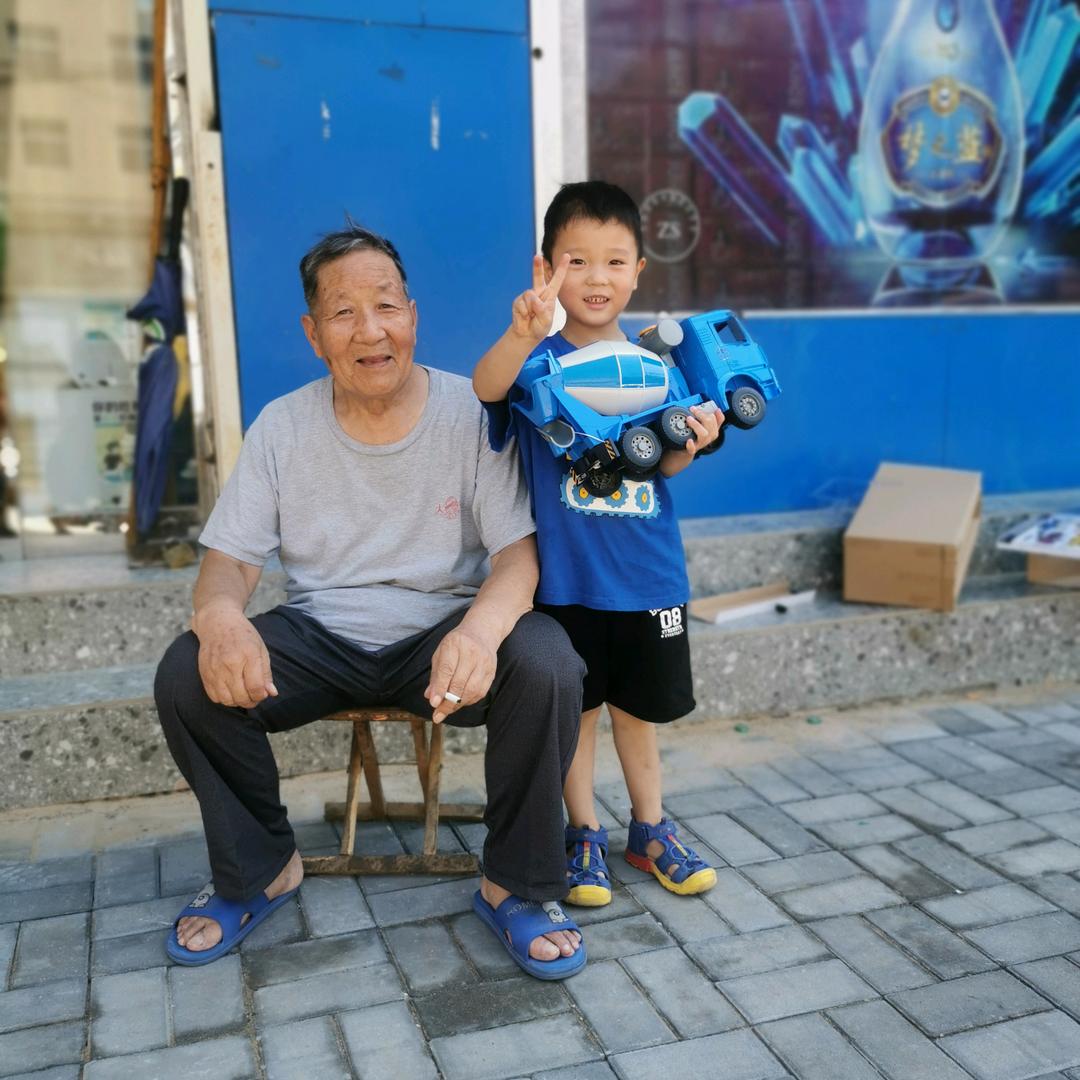 炳阳是个小可爱