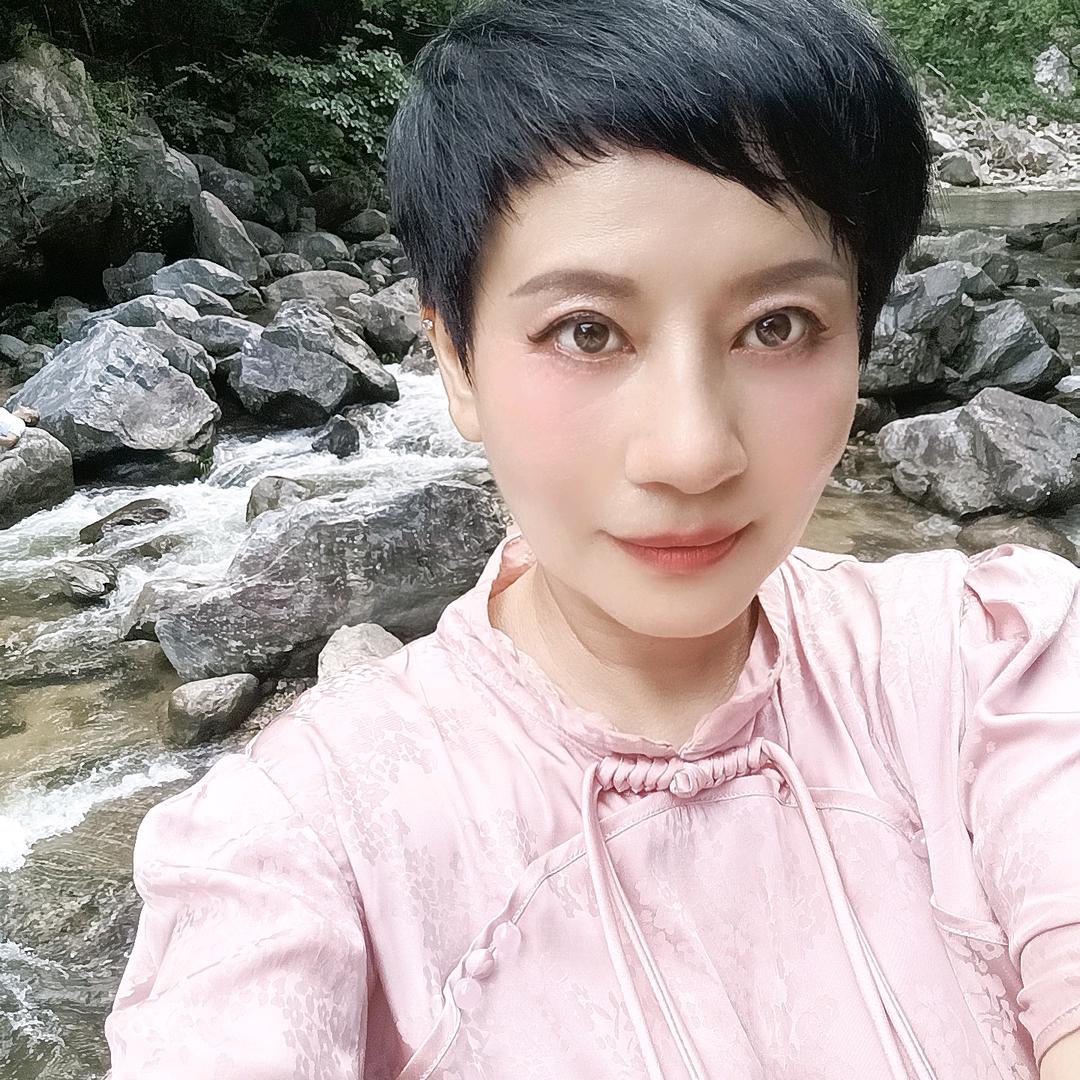 英子