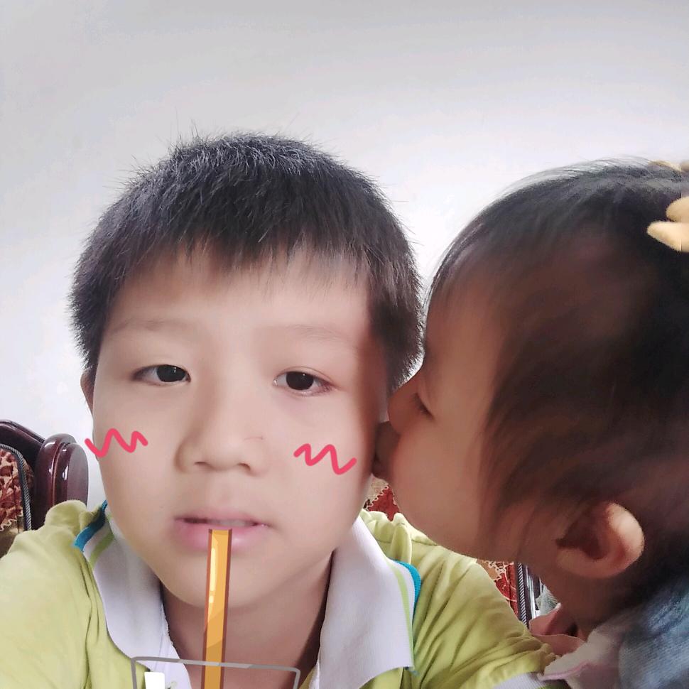 伍威，伍欣伊，亲哥妹，亲哥哥永远爱亲妹❤