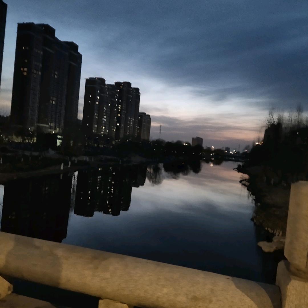 ╭(╯王宁╰)╮