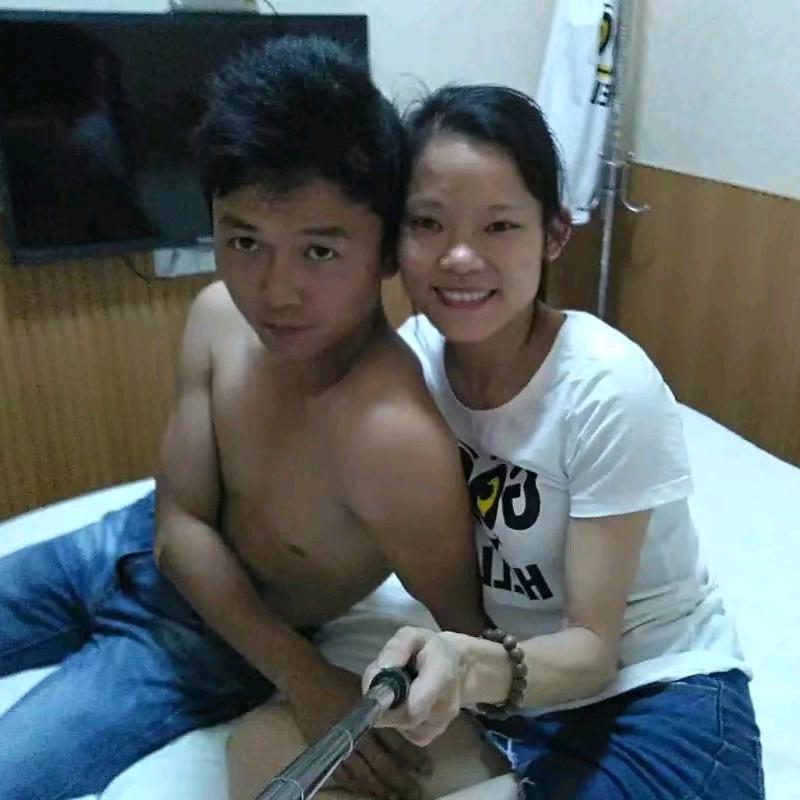 鍋（郭）裡有粥（周）