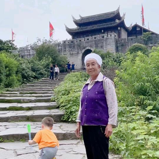 80岁的幸福老