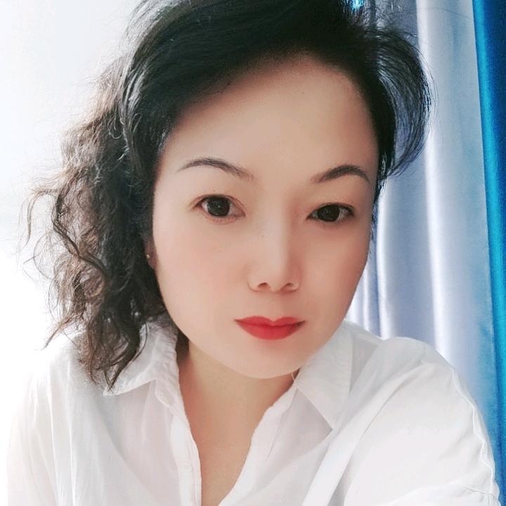 攸县女装《庄驰芮艺品牌集合店》