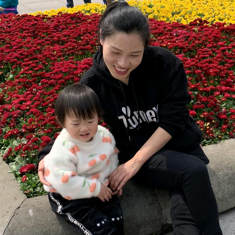 爱跳舞的小华