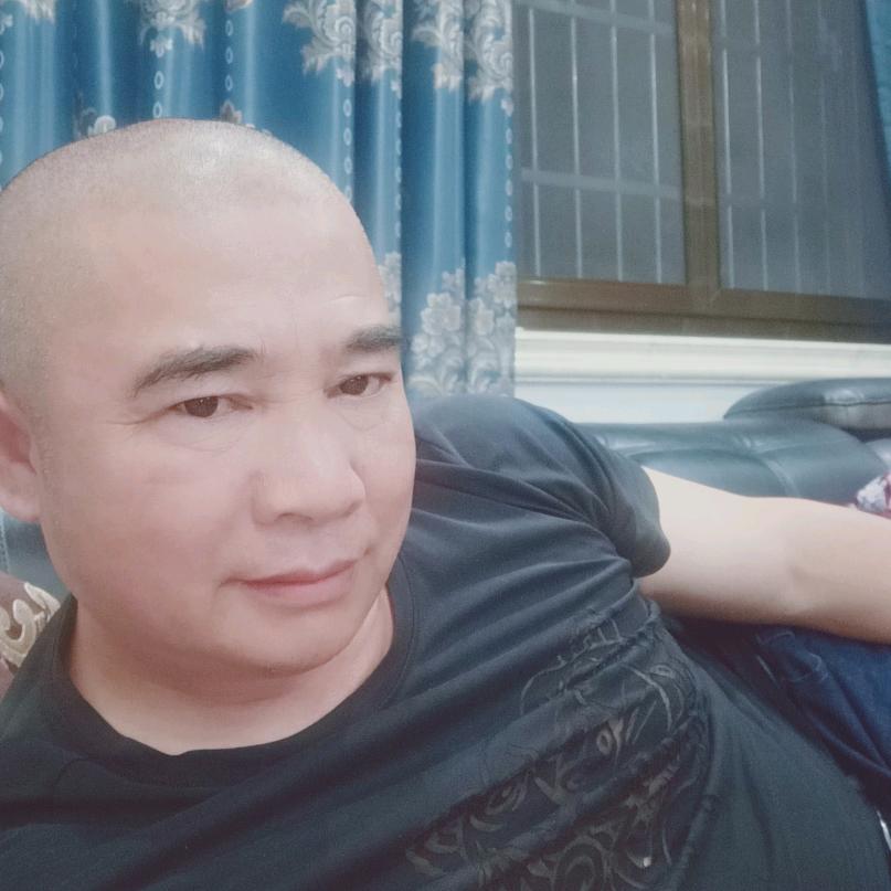 光头大叔《茶油老翁》旅馆，饭店