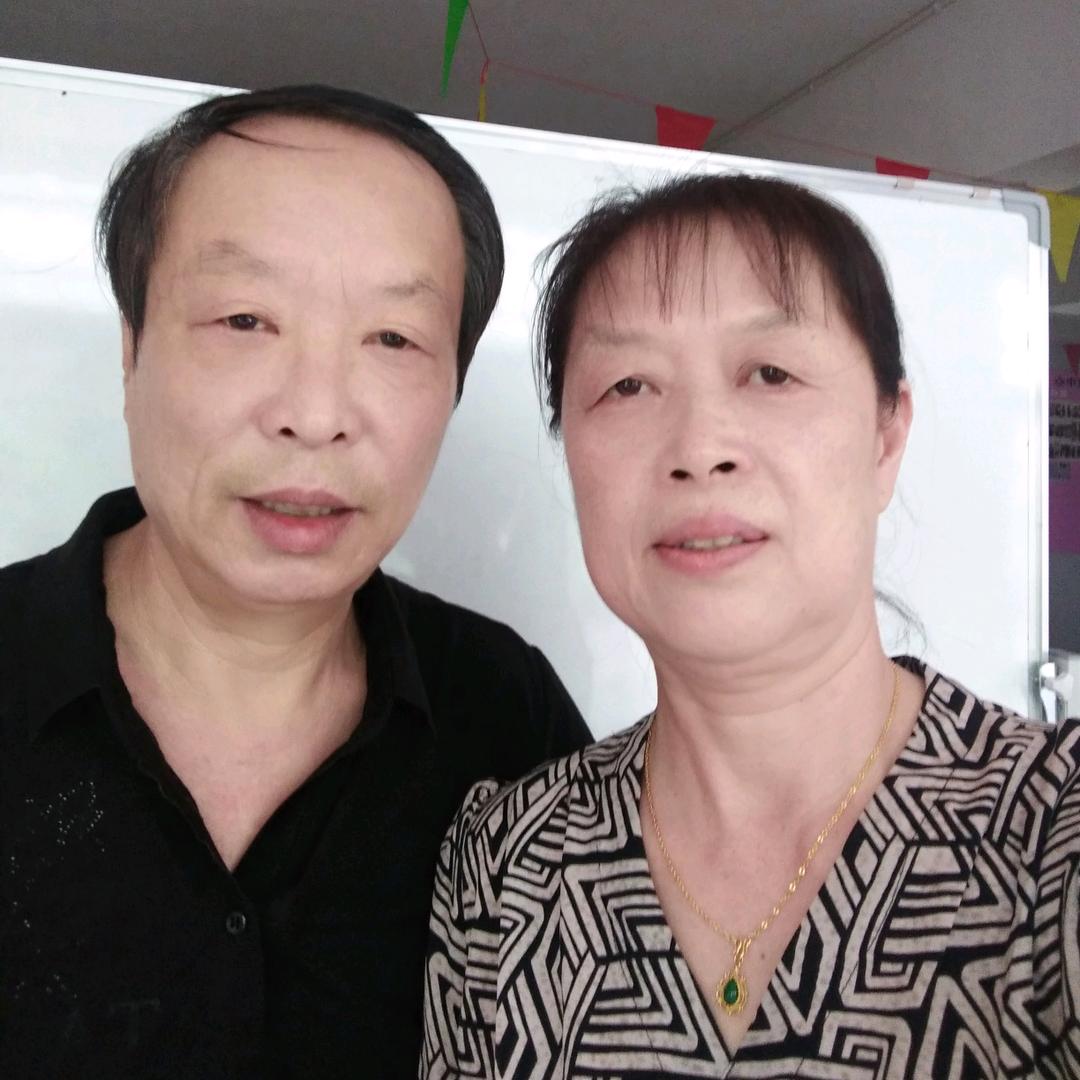 山城永安:下午1:30分开播，夫妻直播间