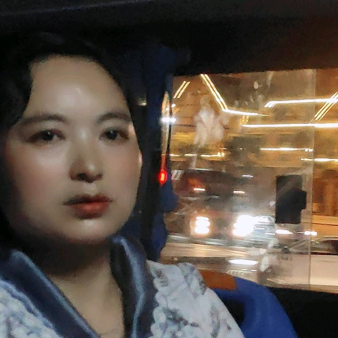 何建英