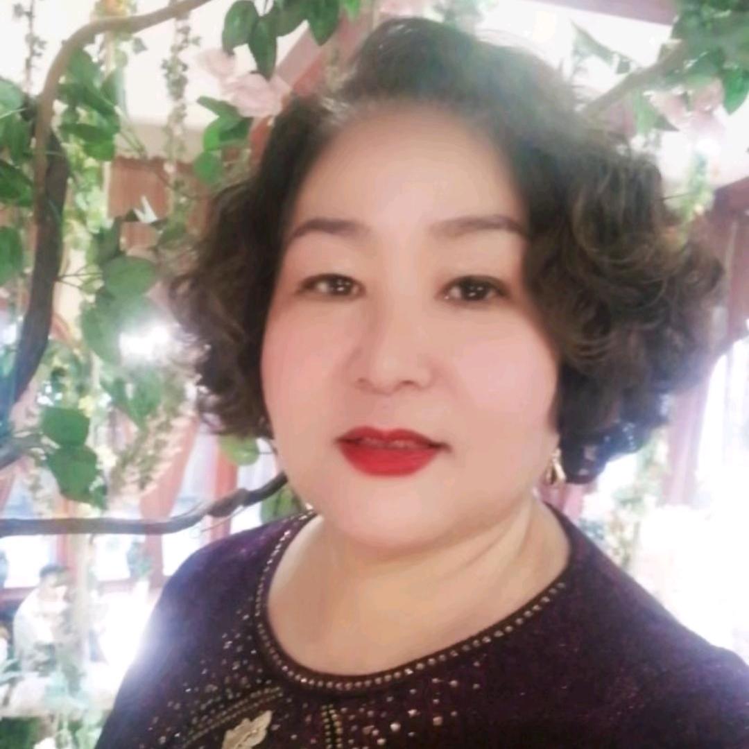 万紫千红，回族。