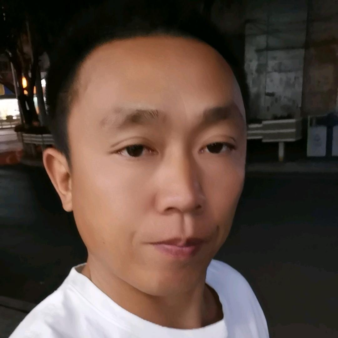 在禄劝做电动车电瓶修复的老余!