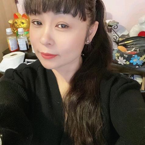擦干眼泪告诉自己坚强........