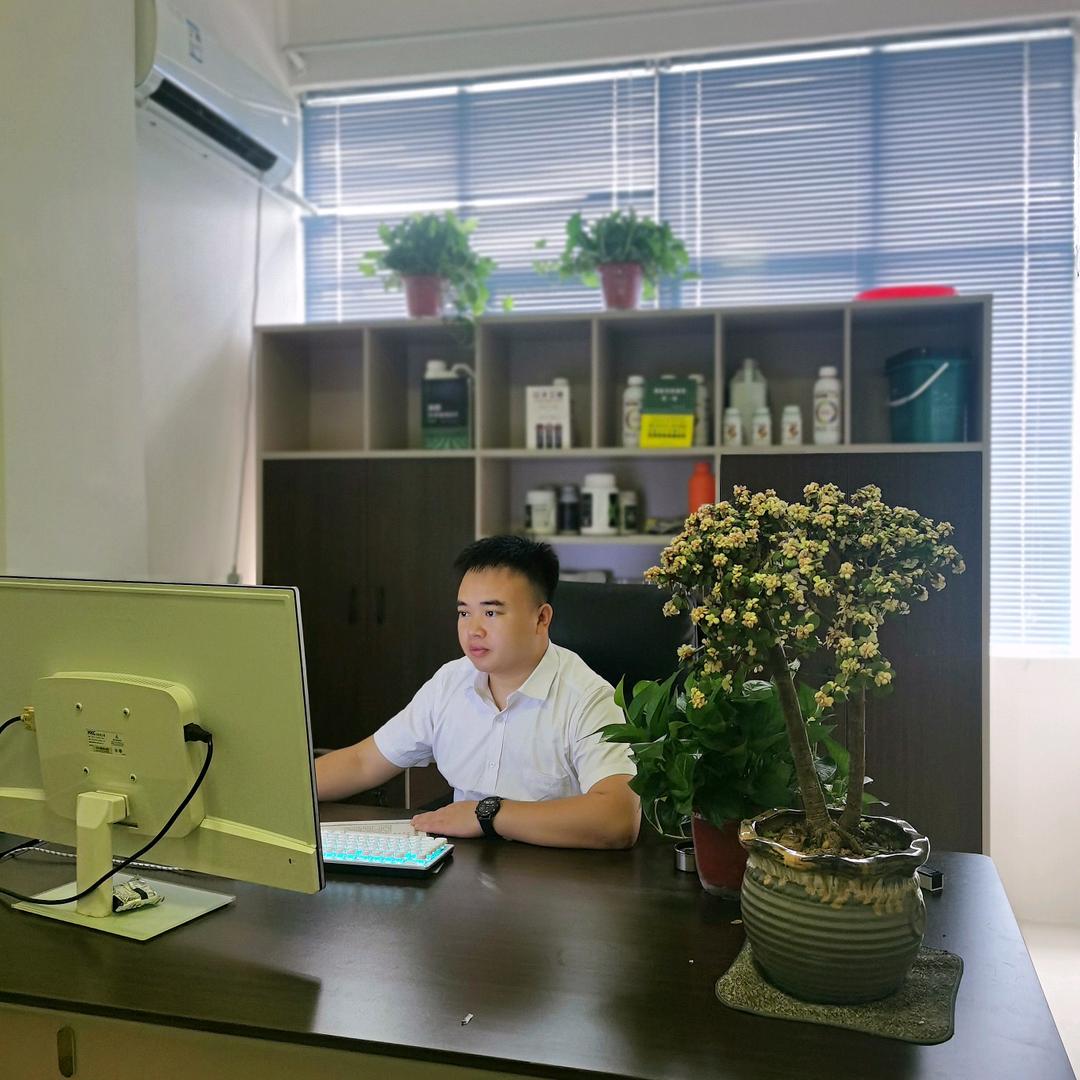 沃巴盾农资科技李