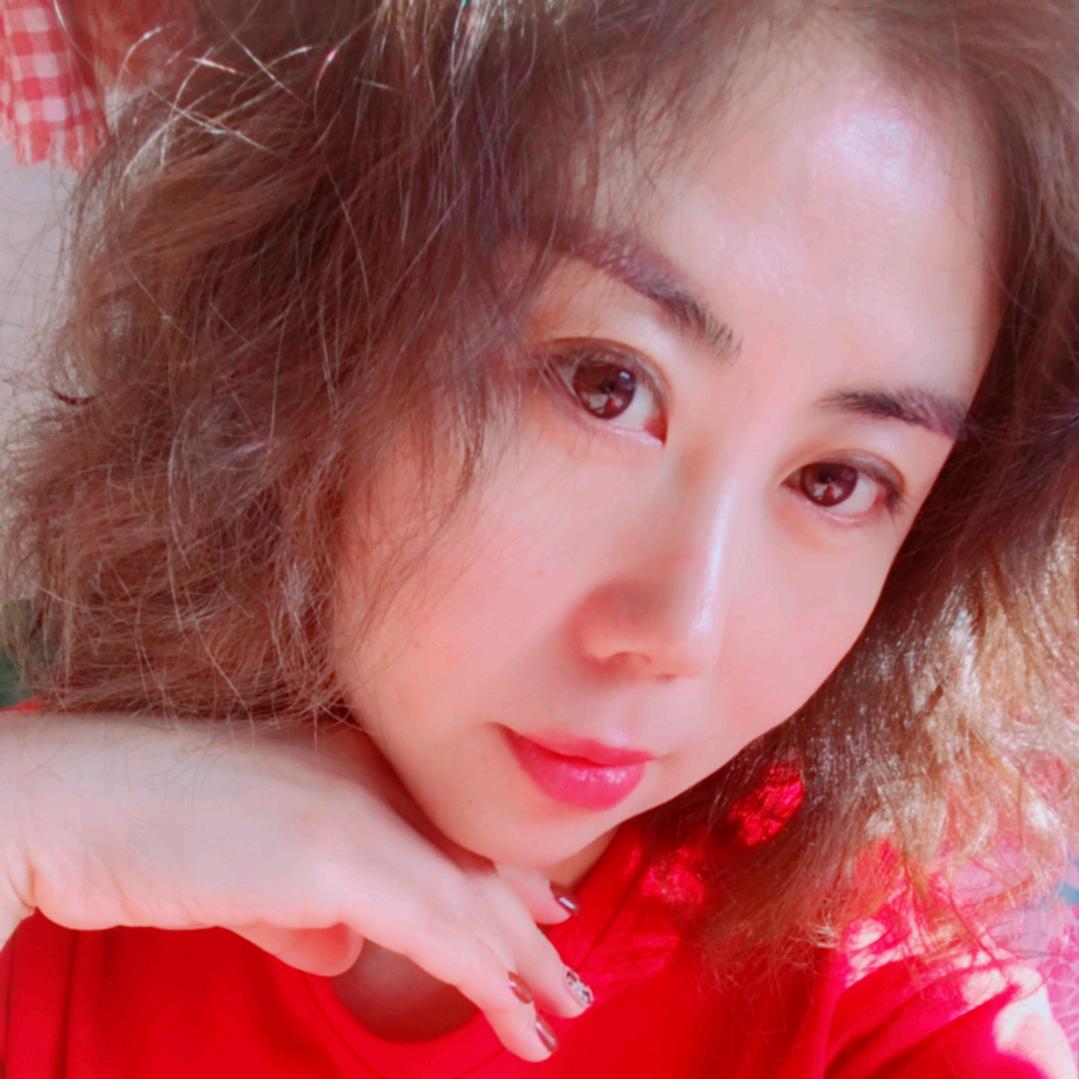 美丽的话唠少女