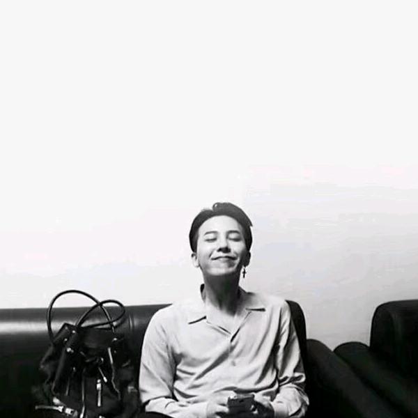 露个鸡脚