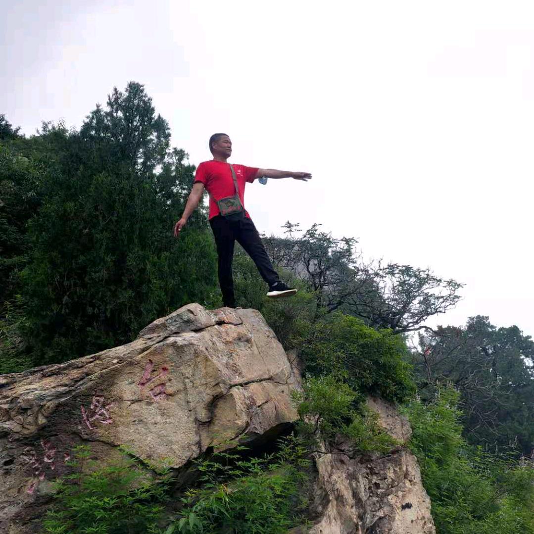 拼搏！拼搏！努力向前