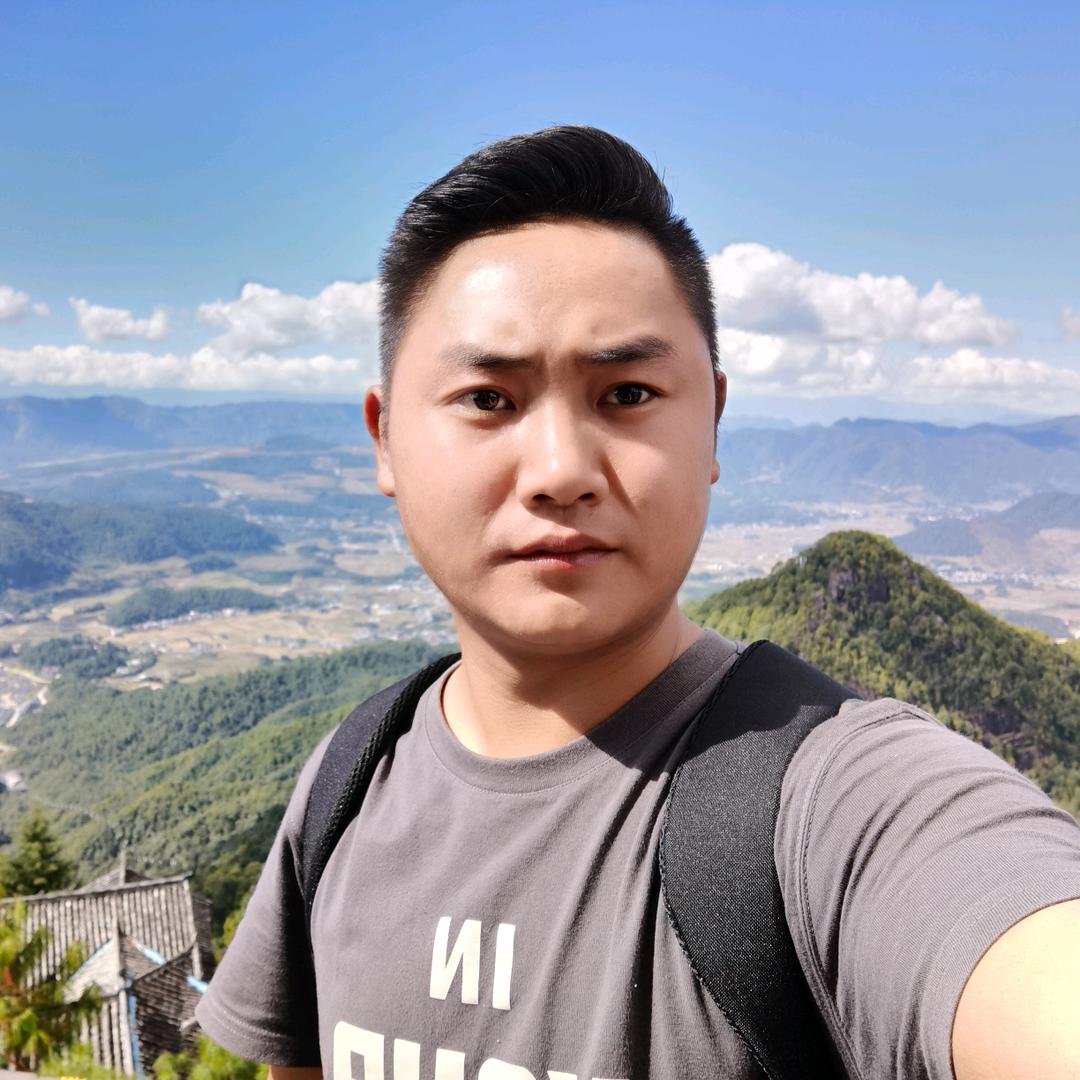 腾冲骏驰二手车～小杰