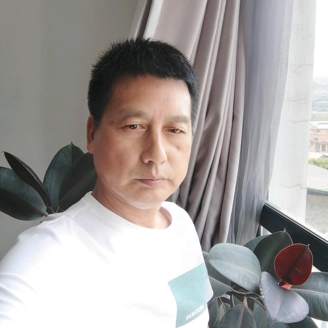 龚少雄