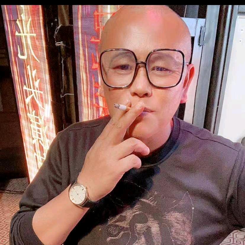 利辛光头演艺公司