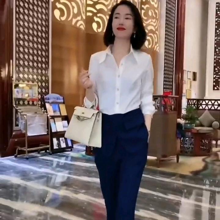 荧荧桐服装店