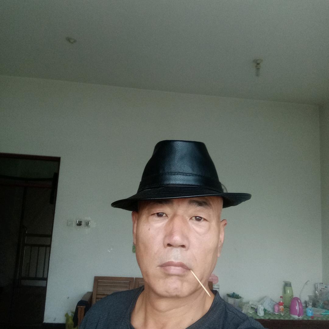 许占兵？字万能。有事就说话