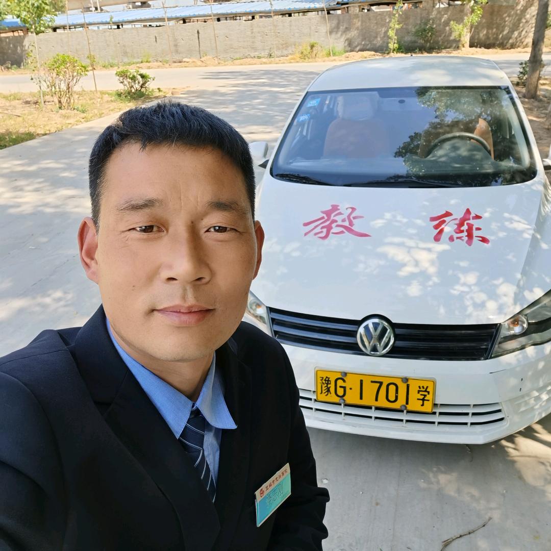 龙兴驾校~饶教练