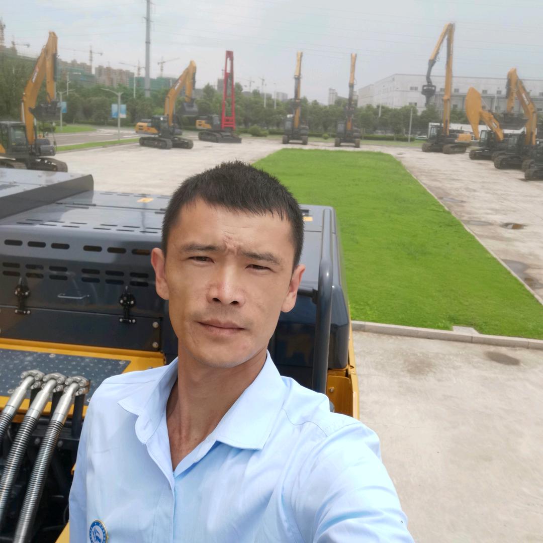 丁泡泡，普洱徐工二手机，抓木器，卷扬机配