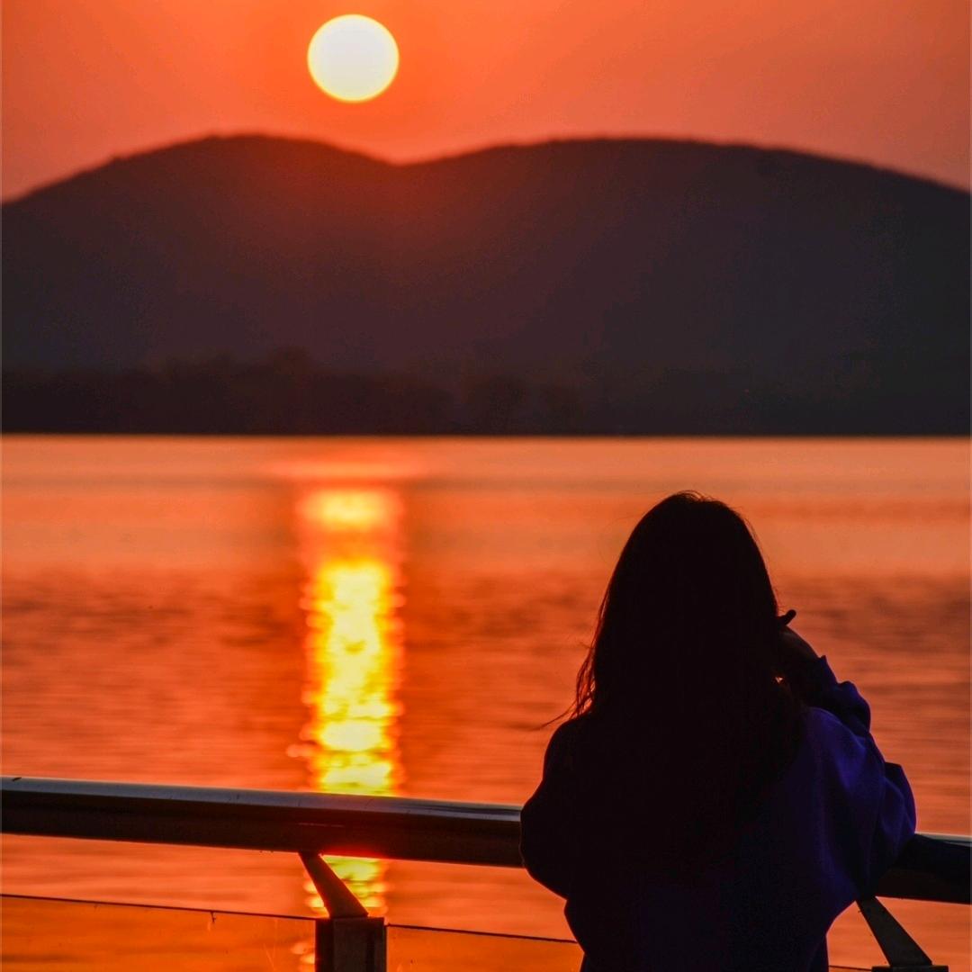 前路漫漫且灿灿啊～