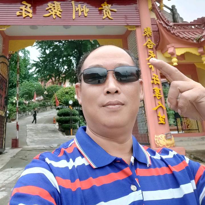 贵州凤冈蜂岩铲车司机