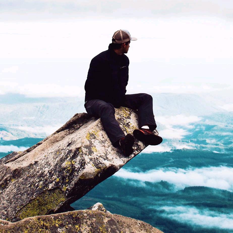 ℳ🥂披星ꦿ꧉戴月