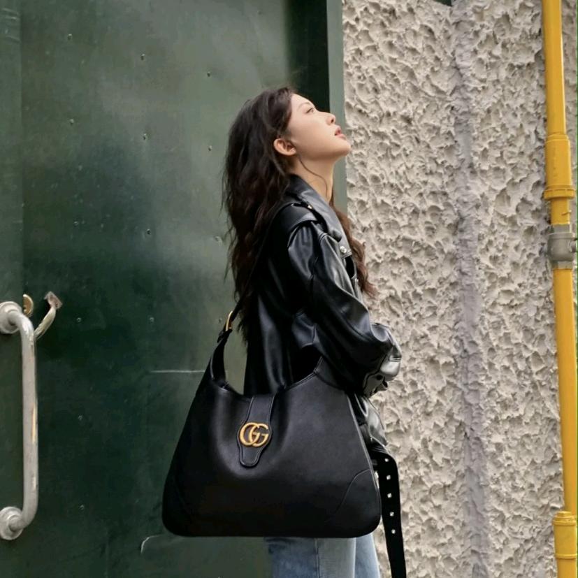 LV.