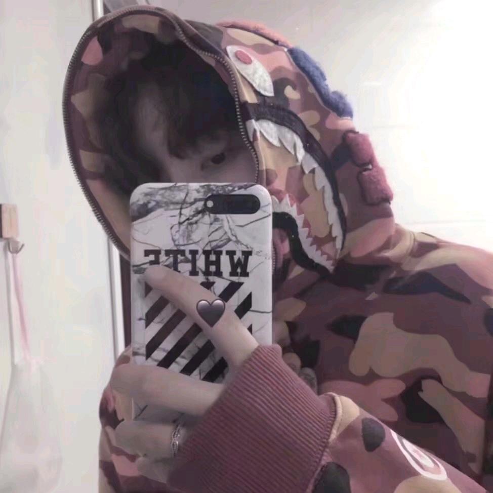 洛笙.